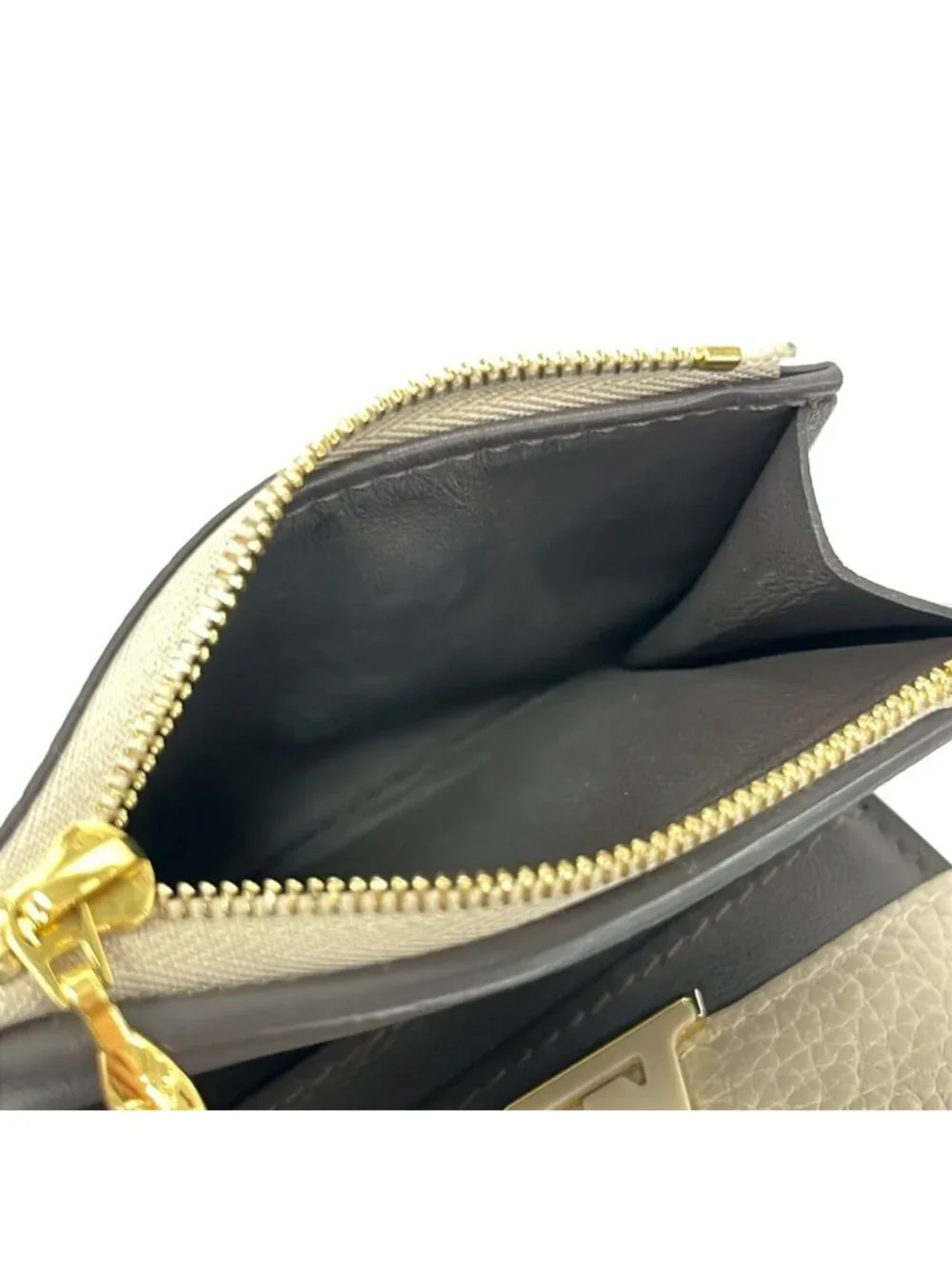 Louis Vuitton Trifold Wallet Capucines Portefeuille XS Galle Leather Cowhide